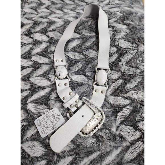 Free People Accessories - NWT Free People Leather White Stone Belt Size S
